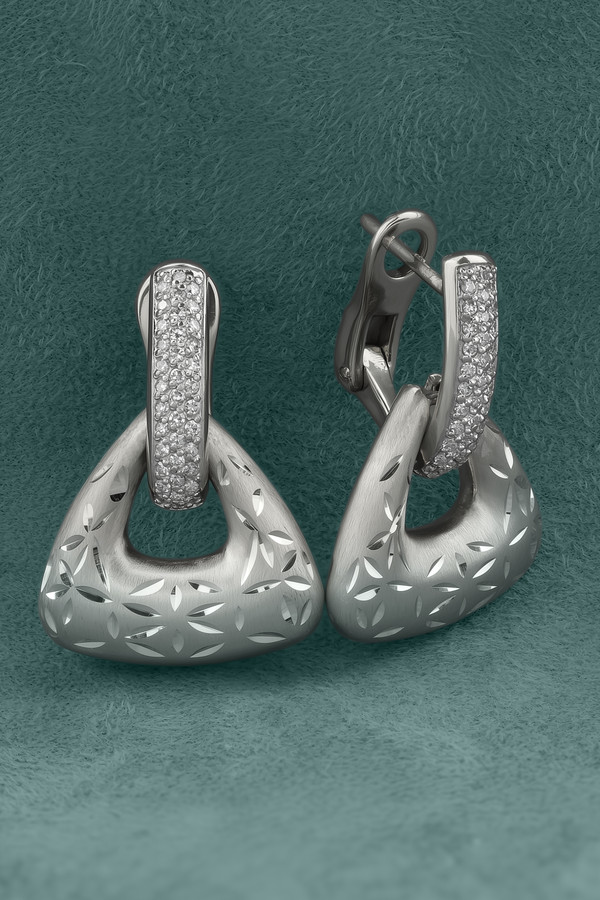 Серьги из белого золота c бриллиантами