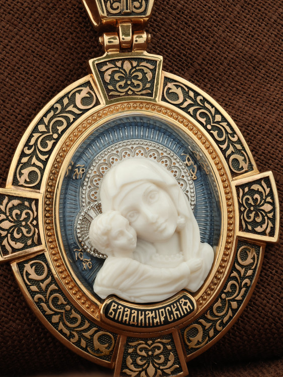 Образок из золота c эмаль и бивнем мамонта