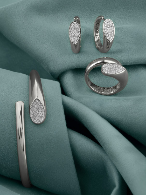 Браслет из белого золота c бриллиантами