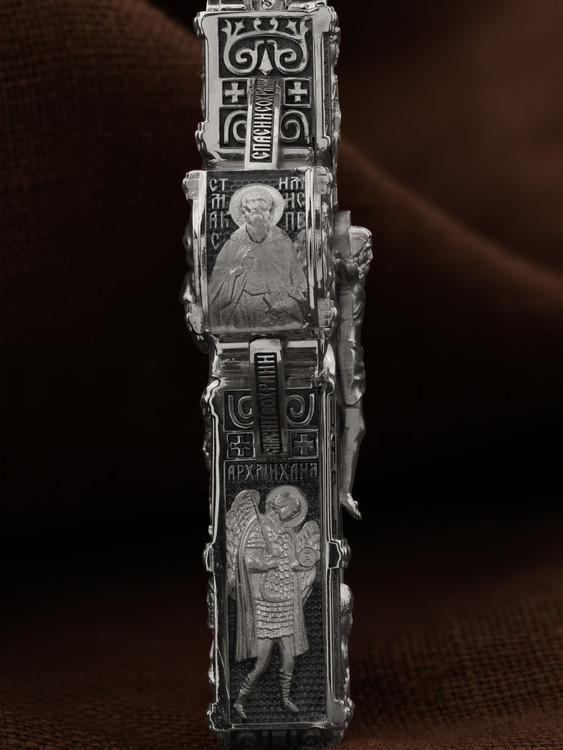 Крест из белого золота c эбеновым деревом