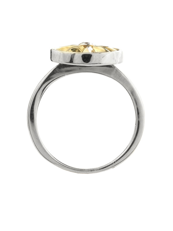 Кольцо из белого золота c бриллиантами и перламутром