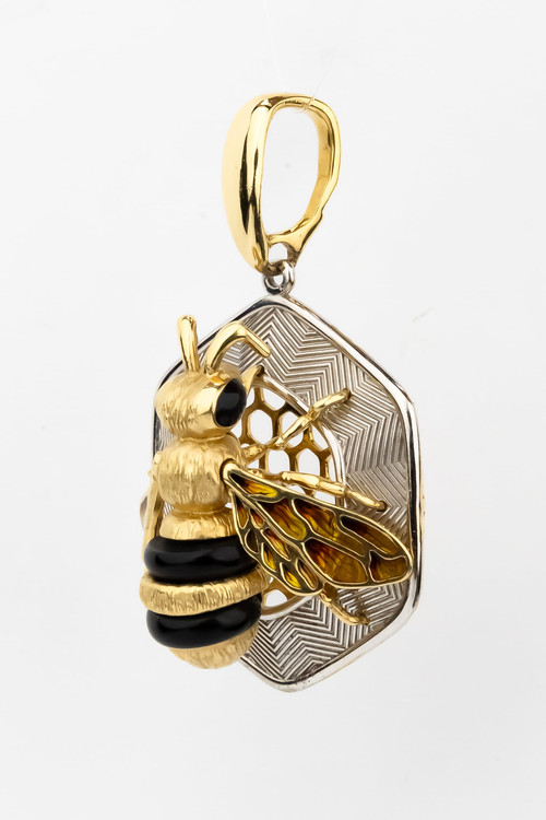 Подвеска из лимонного золота c эмаль , ониксом и эмалью