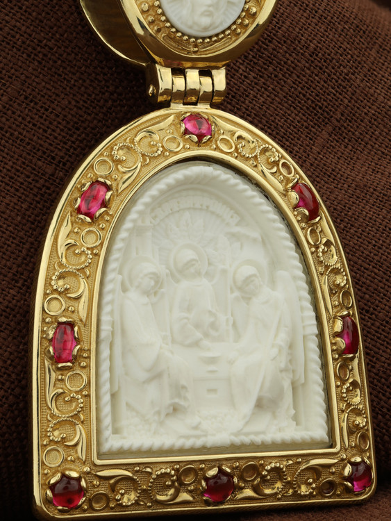 Образок из лимонного золота c эмаль , рубином и бивнем мамонта