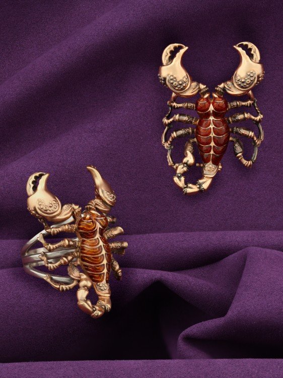 Кольцо из золота c эмаль