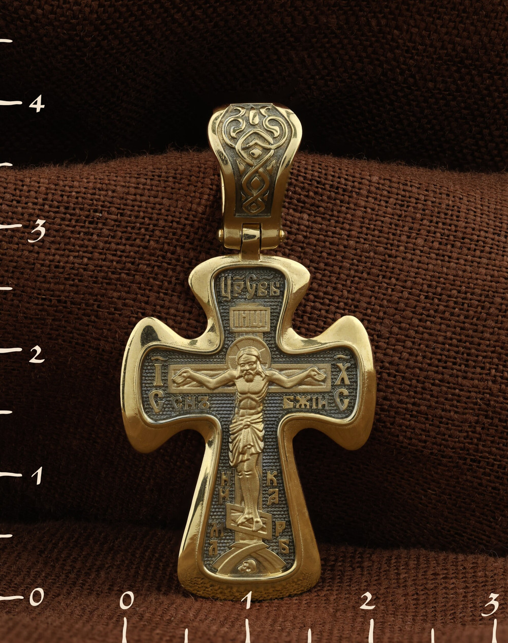 Крест из лимонного золота