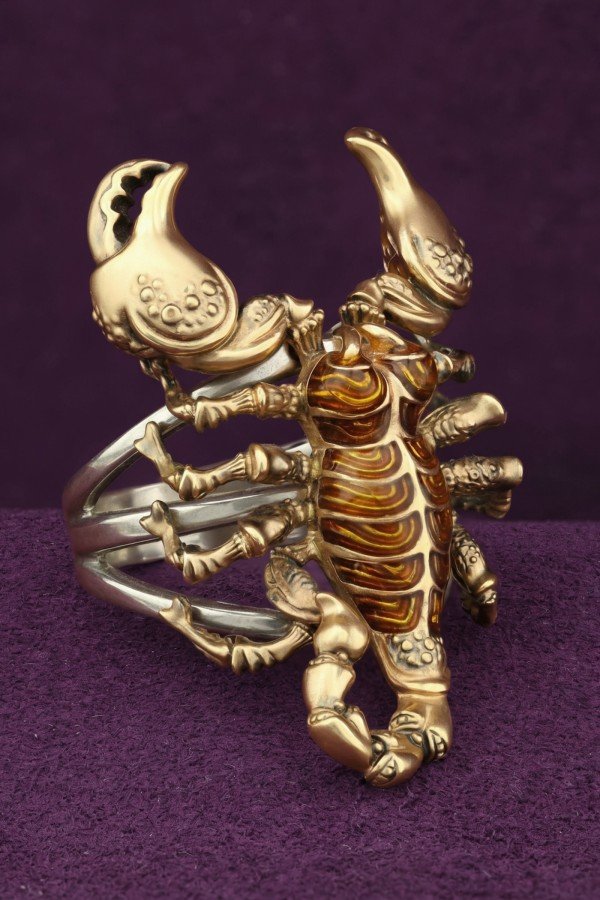 Кольцо из лимонного золота c эмаль