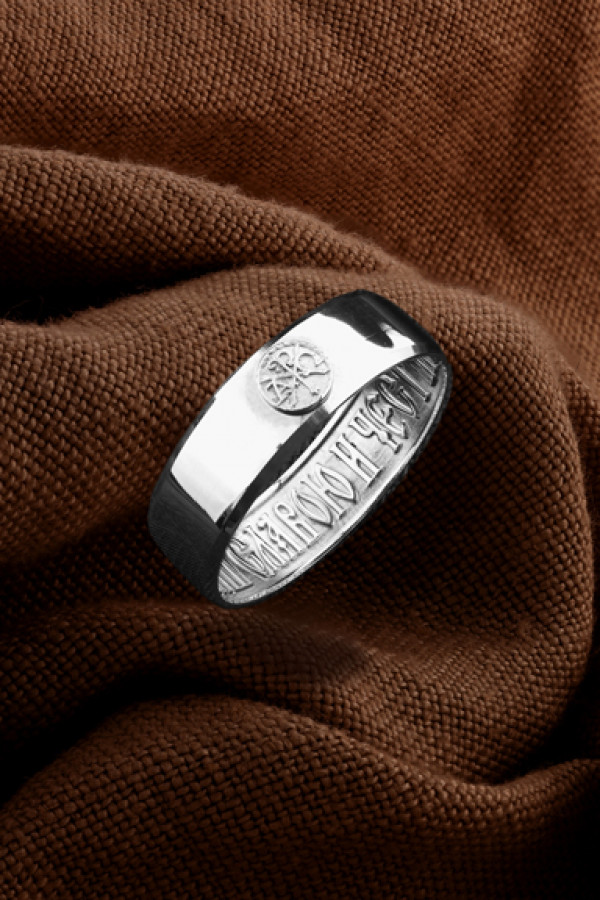 Кольцо из белого золота