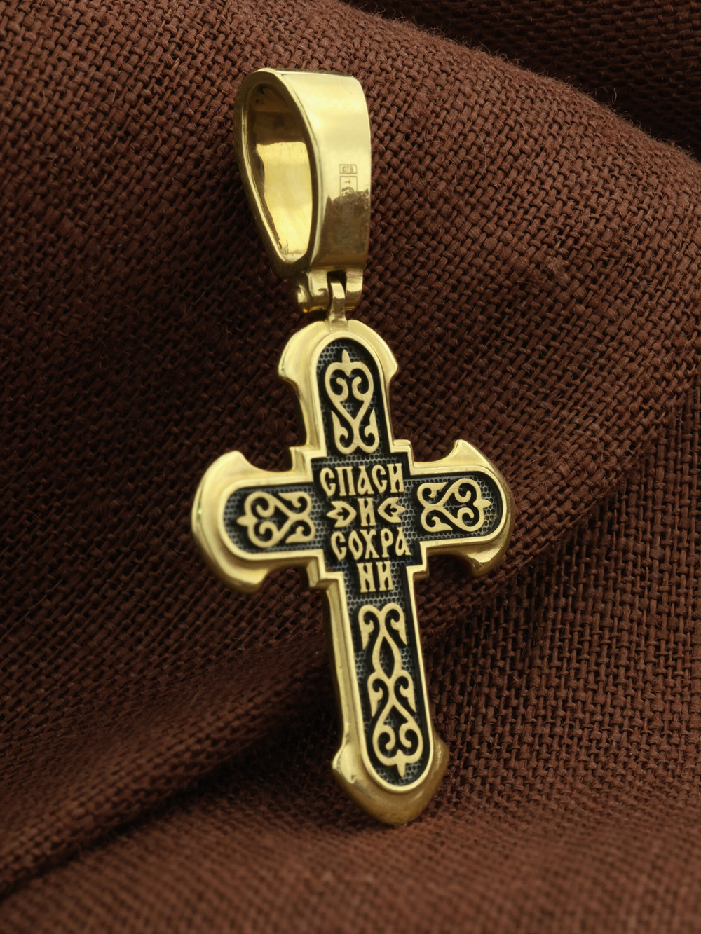 Крест из лимонного золота