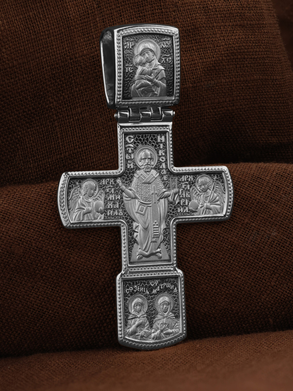 Крест из белого золота