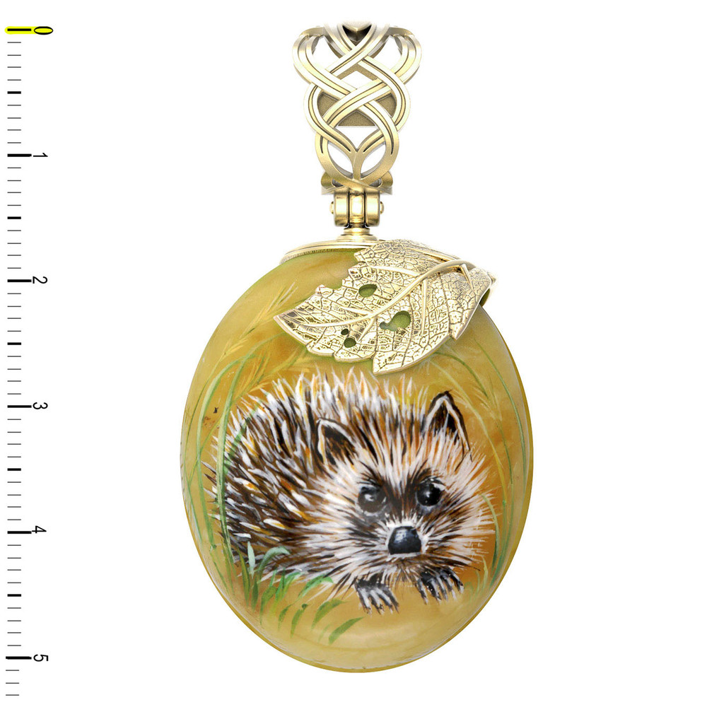 Подвеска из лимонного золота c росписным янтарём