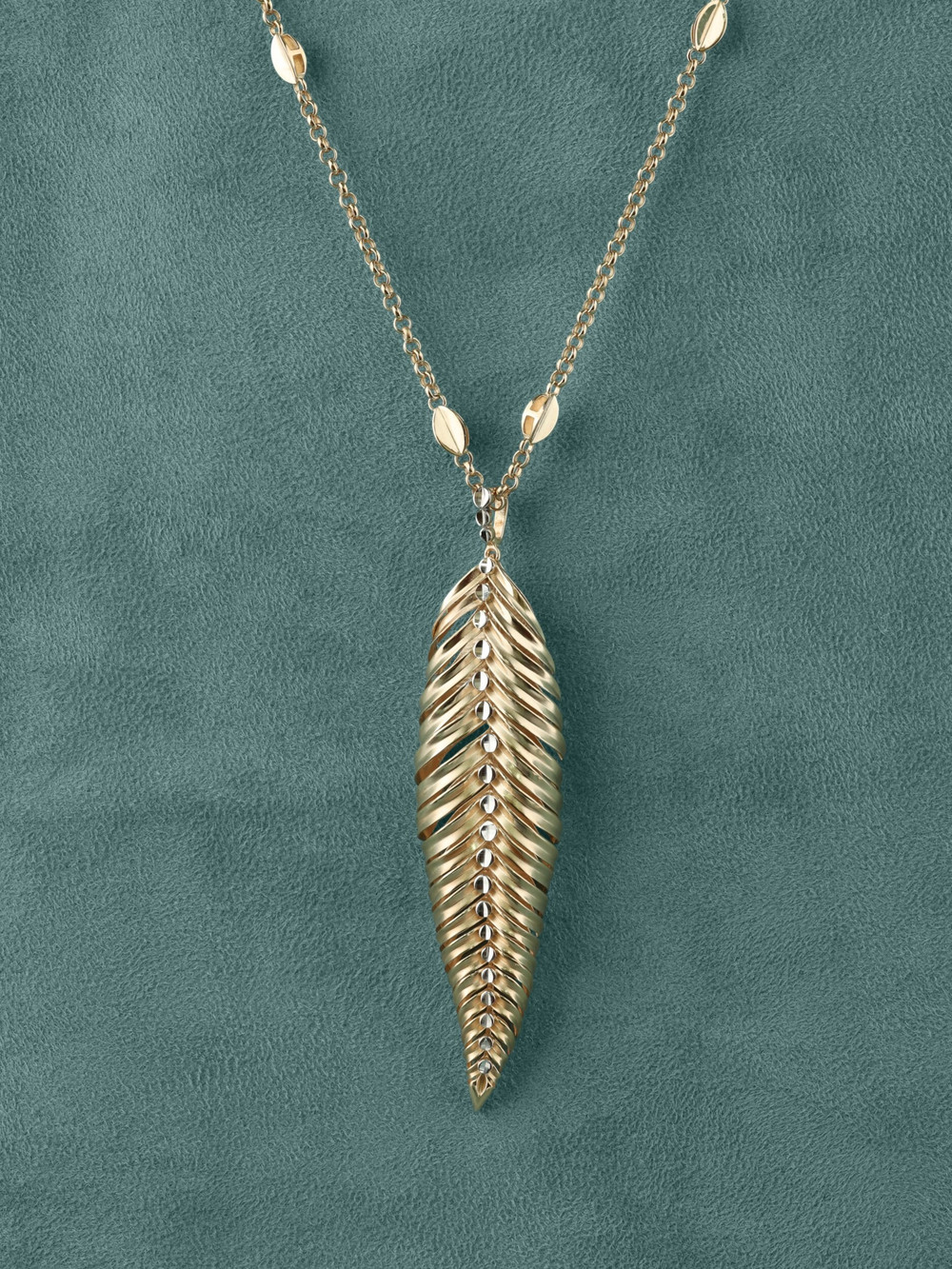 Колье из золота