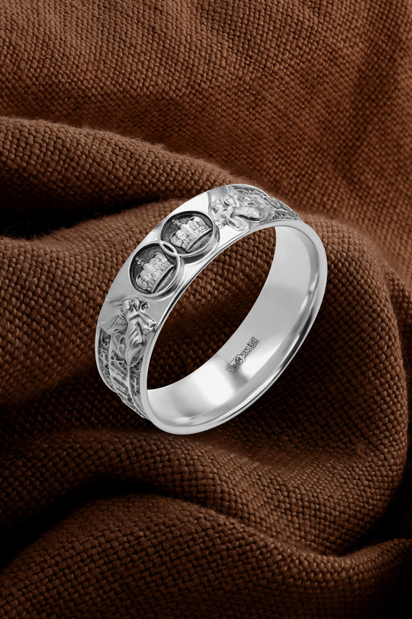 Кольцо из белого золота