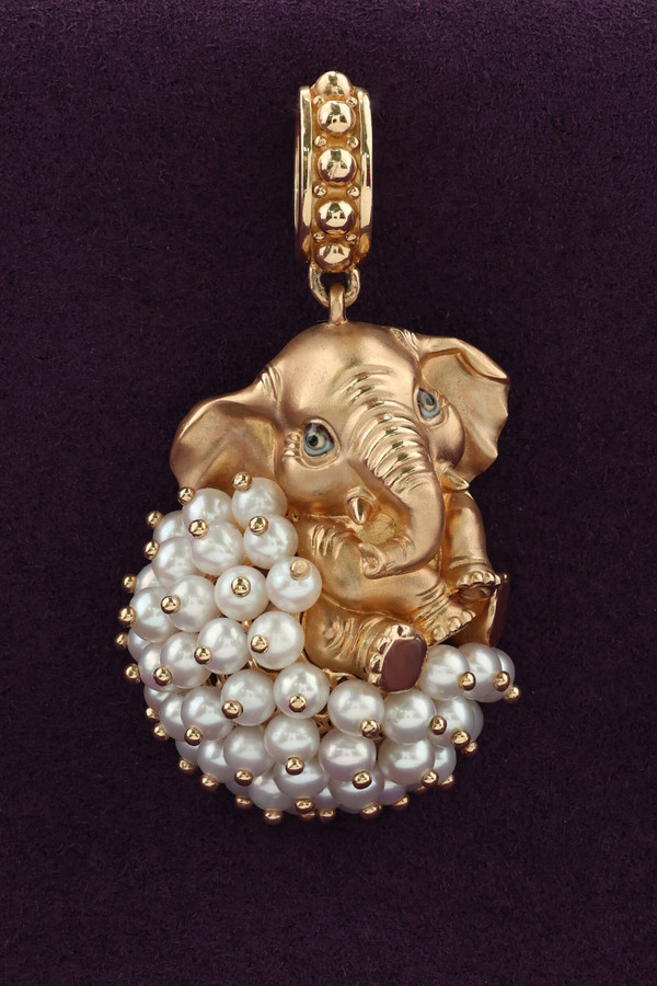 Подвеска из золота c эмаль и жемчугом