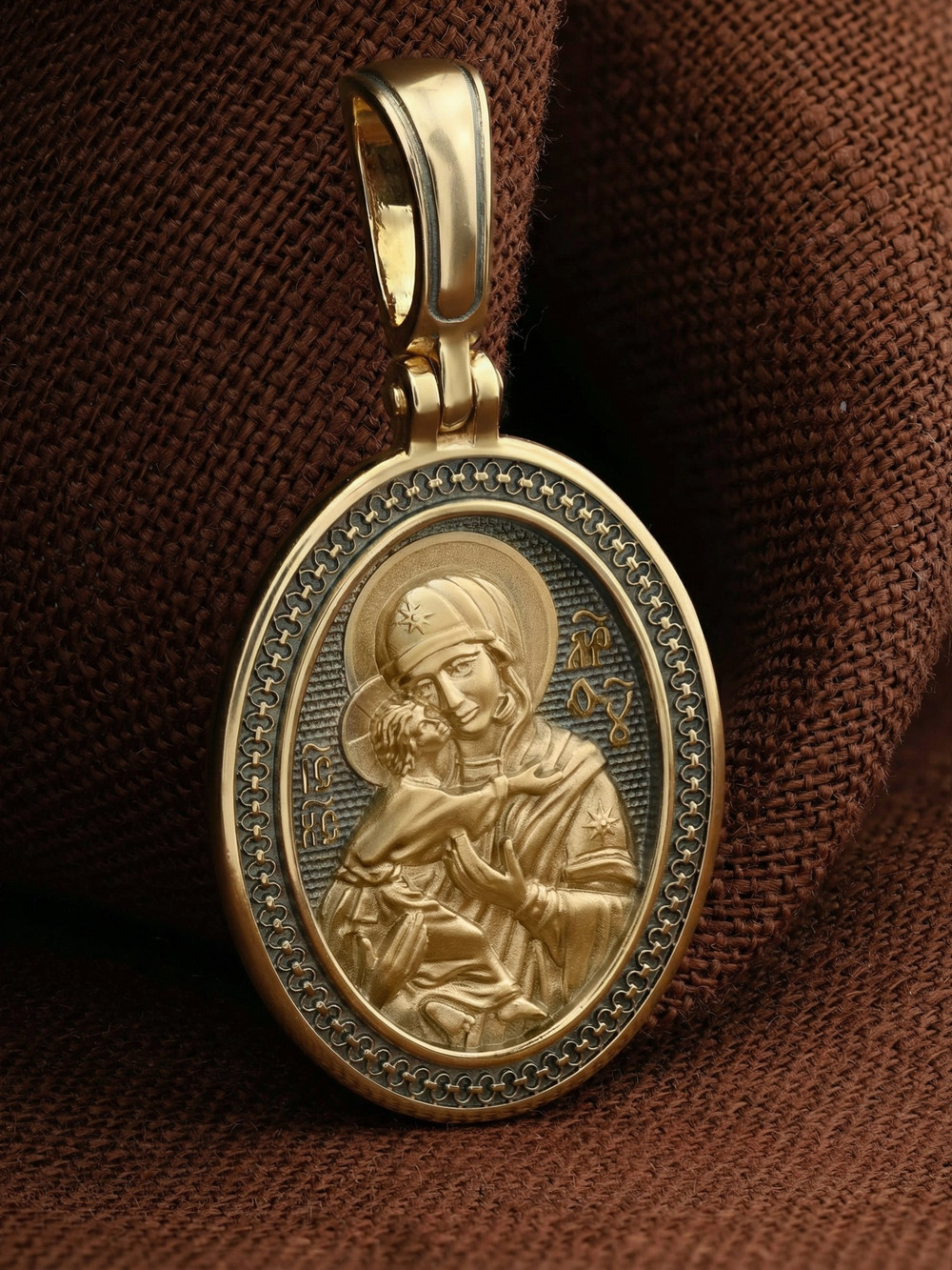 Образок из лимонного золота