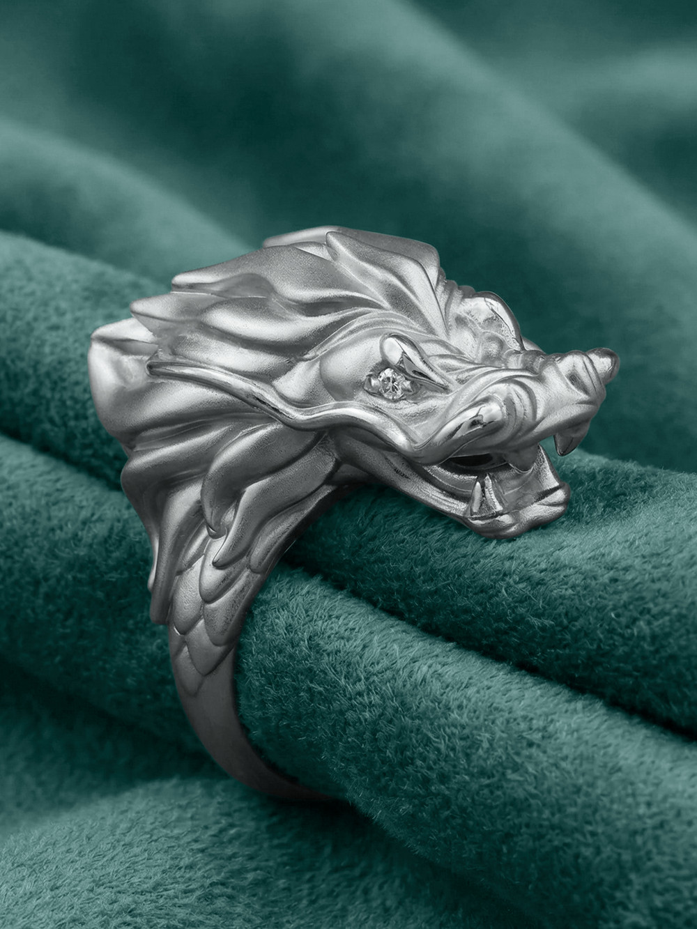 Кольцо из белого золота c бриллиантами